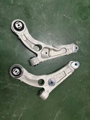 Voorste rechteronderste bedieningsarm OE NO. 4877839AE Voor JEEP CHEROKEE 2014-2018 ZANETOL